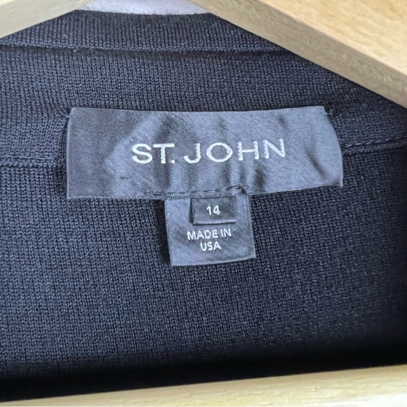 St. John Enamel Button Wool Blend Jacket Size 14 - Picture 3 of 5
